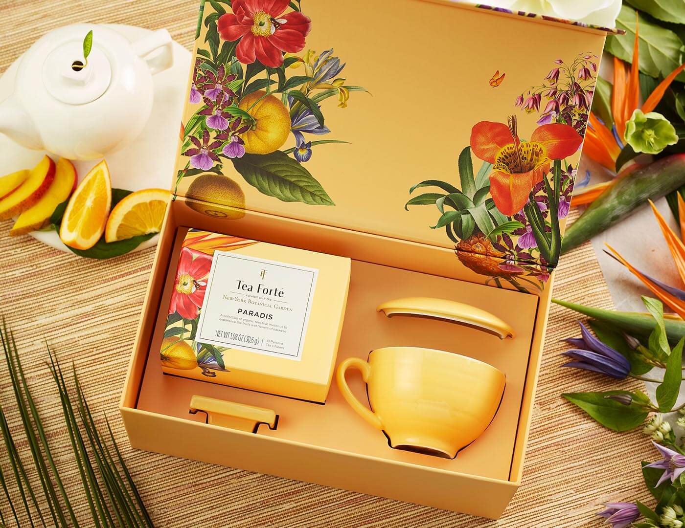Opening a Paradis Gift Set