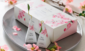 Hanami Collection Petite Presentation Box and infusers