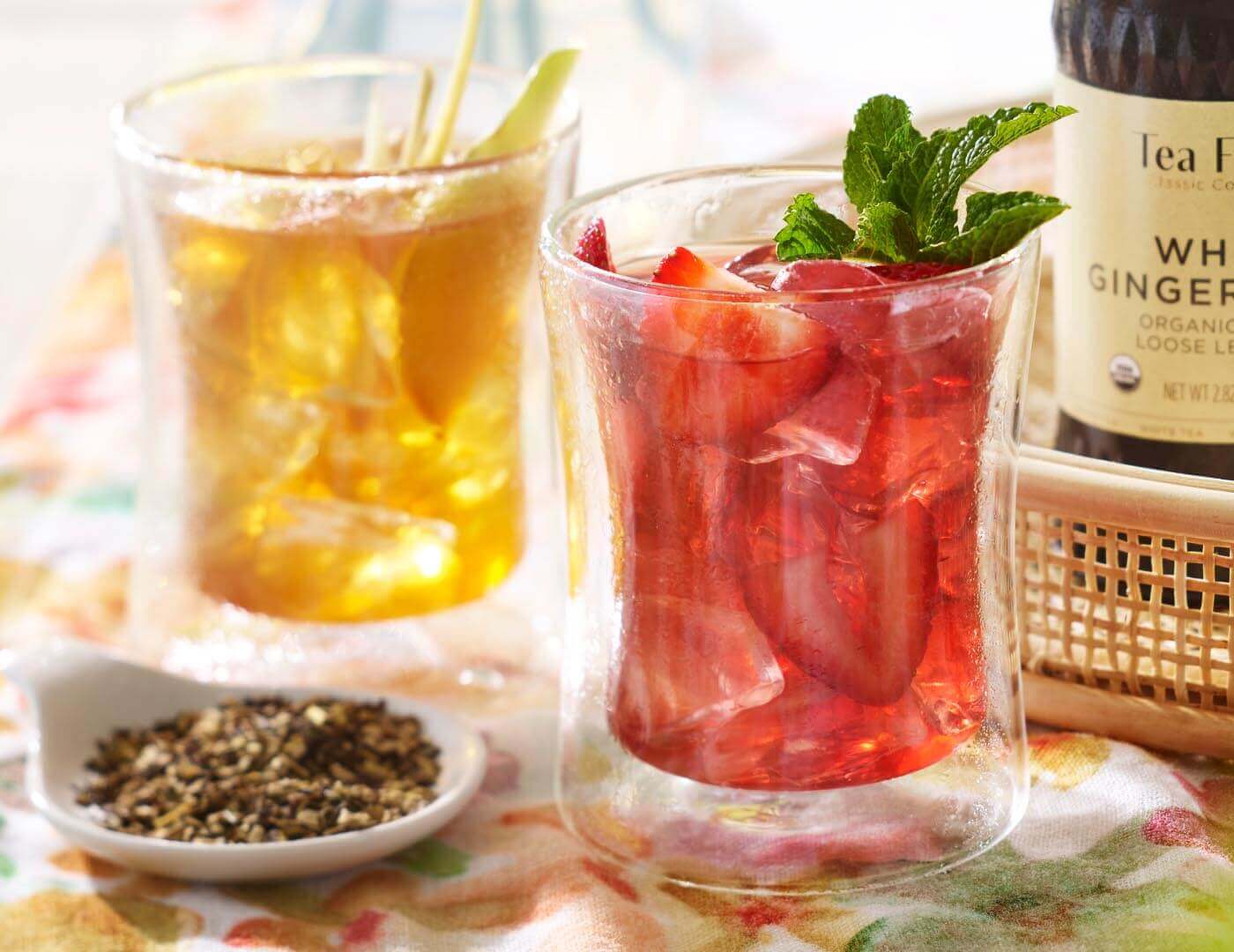 Iced tea with garnishes in Poom glasses